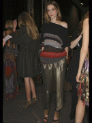 7e6e4e28667627.gif