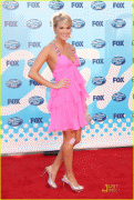 carrie underwood candid