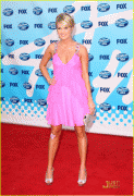 carrie underwood candid
