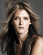 5b899444125653.gif