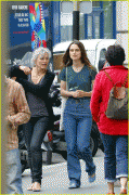 Keira Knightley_ sexy_Paris_candids_12